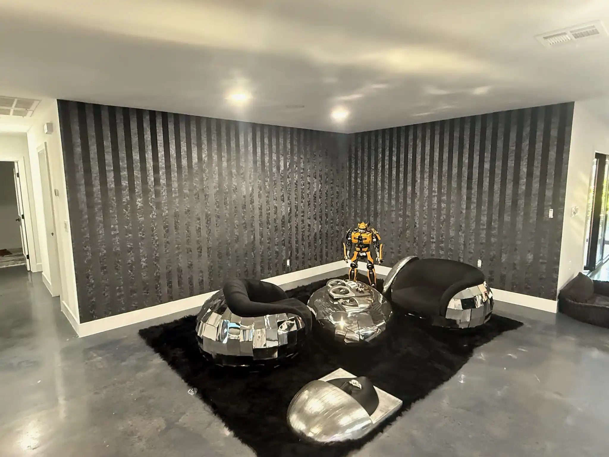 Luxury wallpaper installation living room Chicago