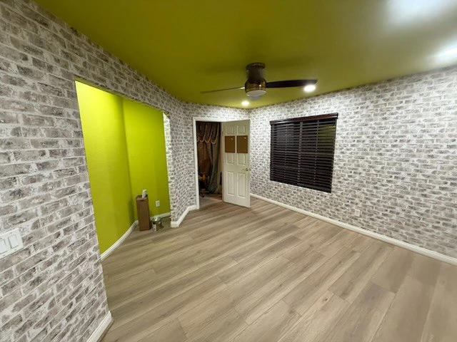 Grasscloth wallcovering dining room Elgin in Lincoln Park, Chicago