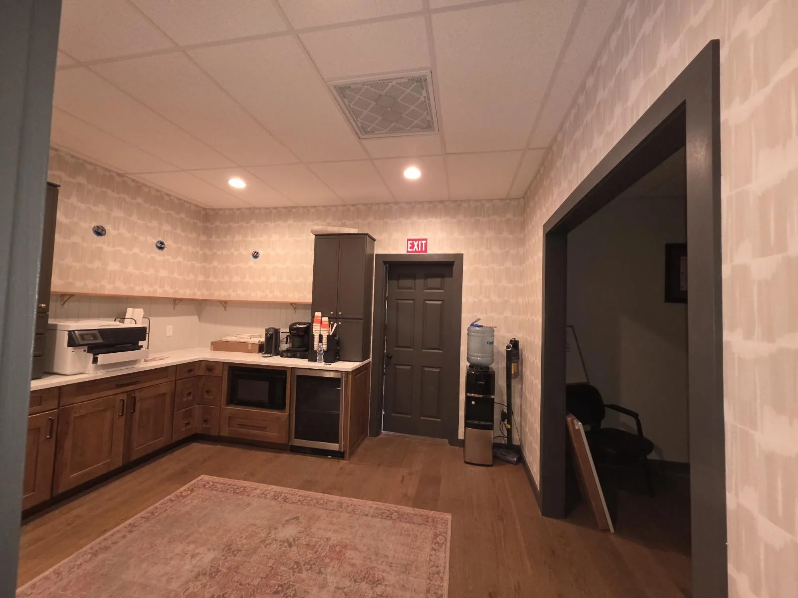 Commercial Wallpaper Installation professional installer in West Loop, Chicago